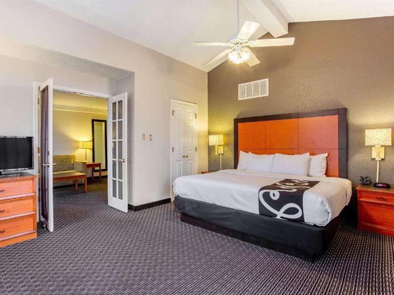 La Quinta Inn By Wyndham Champaign Zewnętrze zdjęcie
