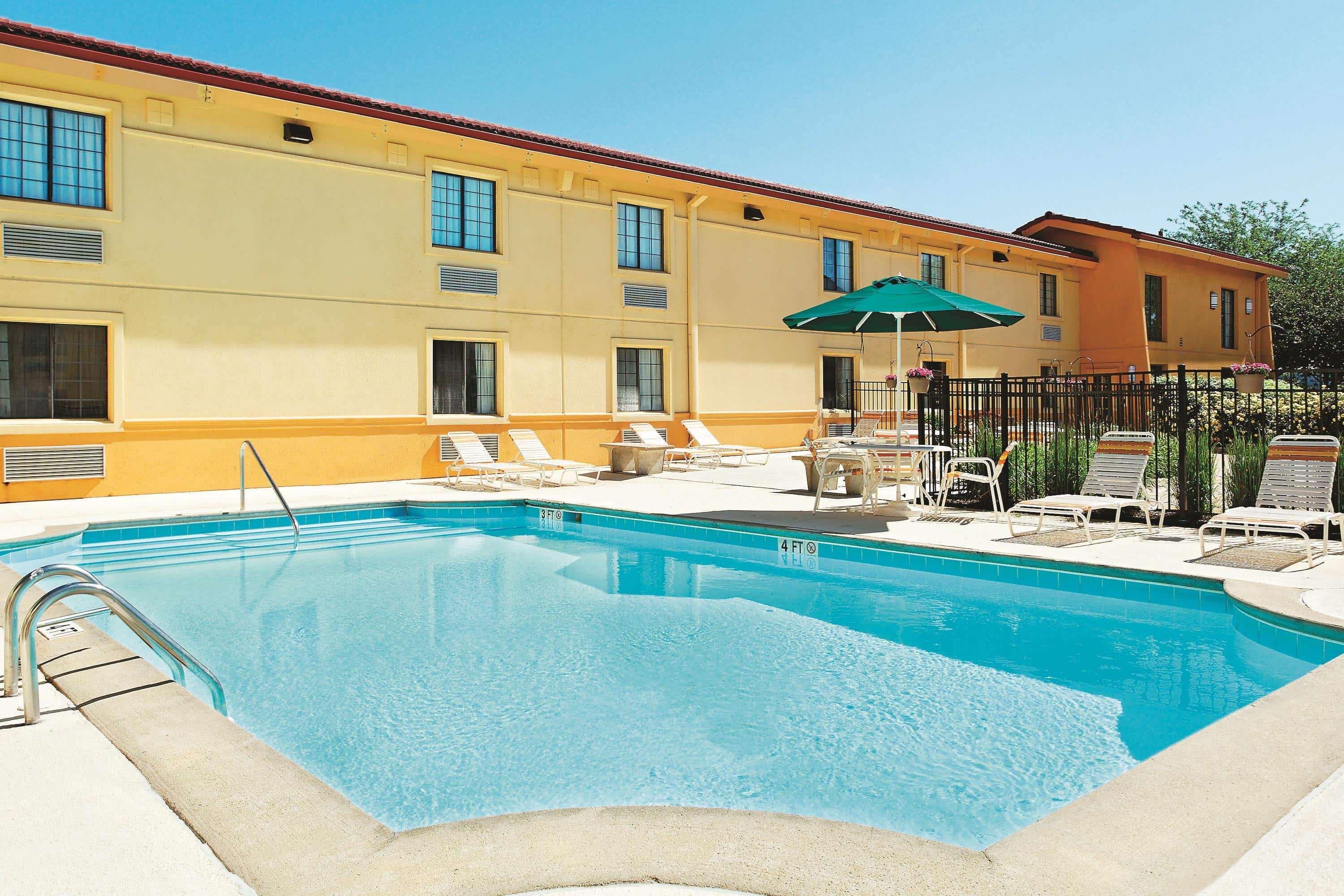 La Quinta Inn By Wyndham Champaign Zewnętrze zdjęcie