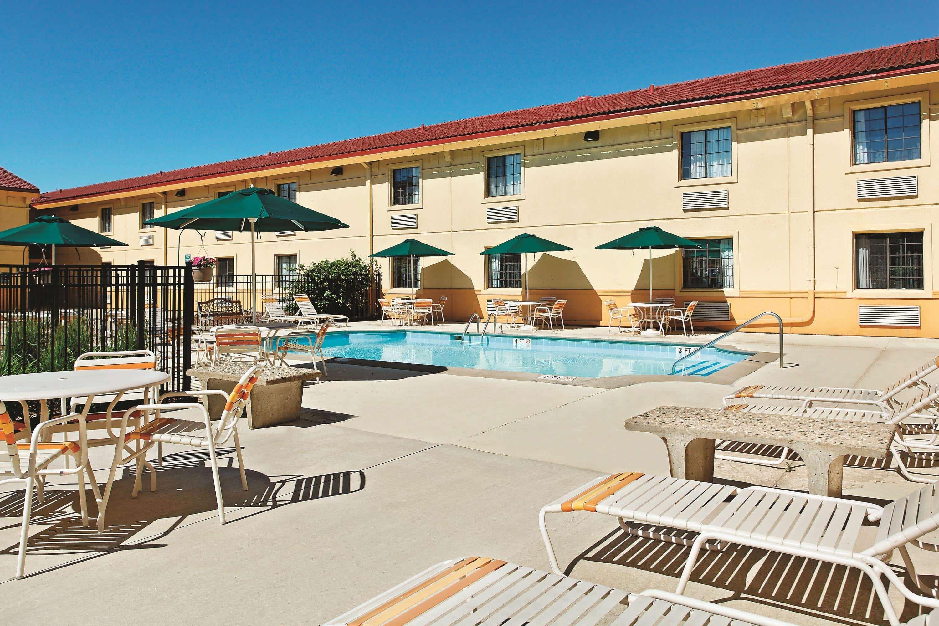La Quinta Inn By Wyndham Champaign Zewnętrze zdjęcie